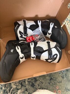 NWT Alpinestars Men’s Size 10 Motocross Boots, Dirtbike